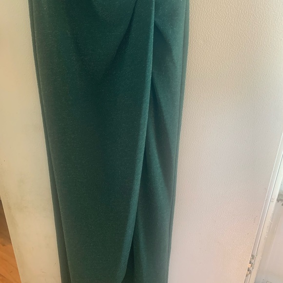 Adrianna Pappel evening dress Off Shoulder Front Slit and Rouching Sz 8 - Picture 4 of 8